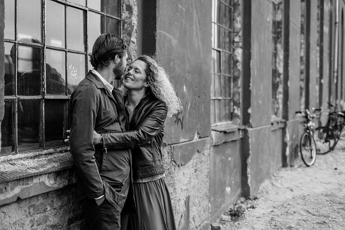 candid shots in Copenhagen by Natalia Cury Wedding Photographer