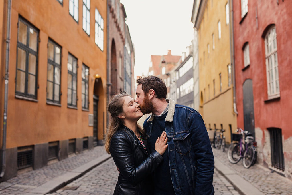 engagement photo shoot in Copenhagen, wedding photographer Natalia Cury