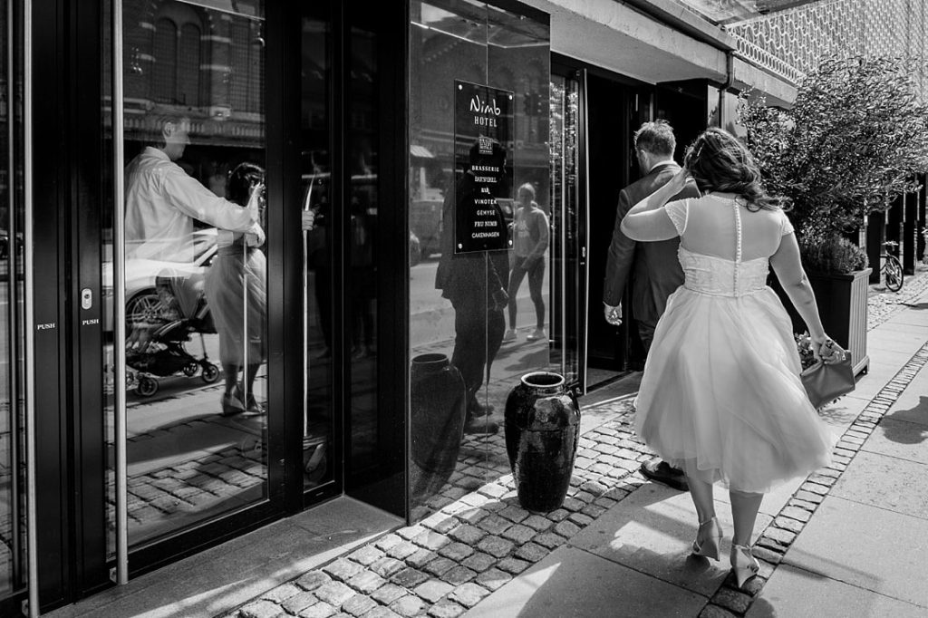 wedding reception at Nimb, Tivoli, Copenhagen. Natalia Cury wedding photographer.