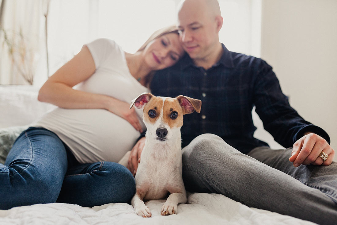 lifestyle maternity photo shoot in Copenhagen, photos by family photographer Natalia Cury