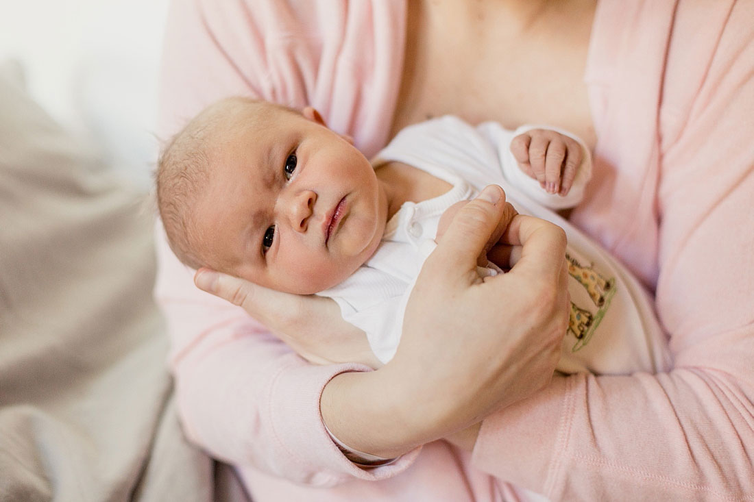 lifestyle newborn photo session at Rigshospitalet in Copenhagen