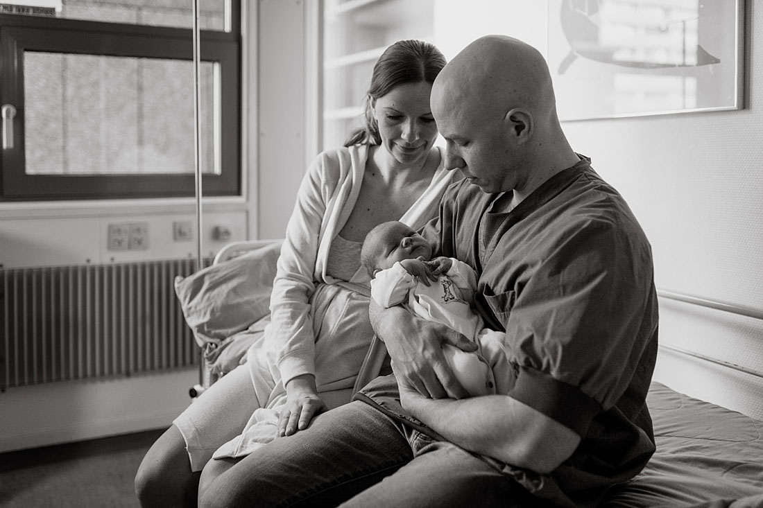 lifestyle newborn photo session at Rigshospitalet in Copenhagen