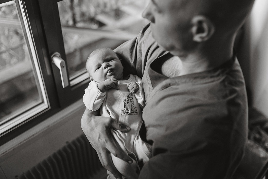 lifestyle newborn photo session at Rigshospitalet in Copenhagen