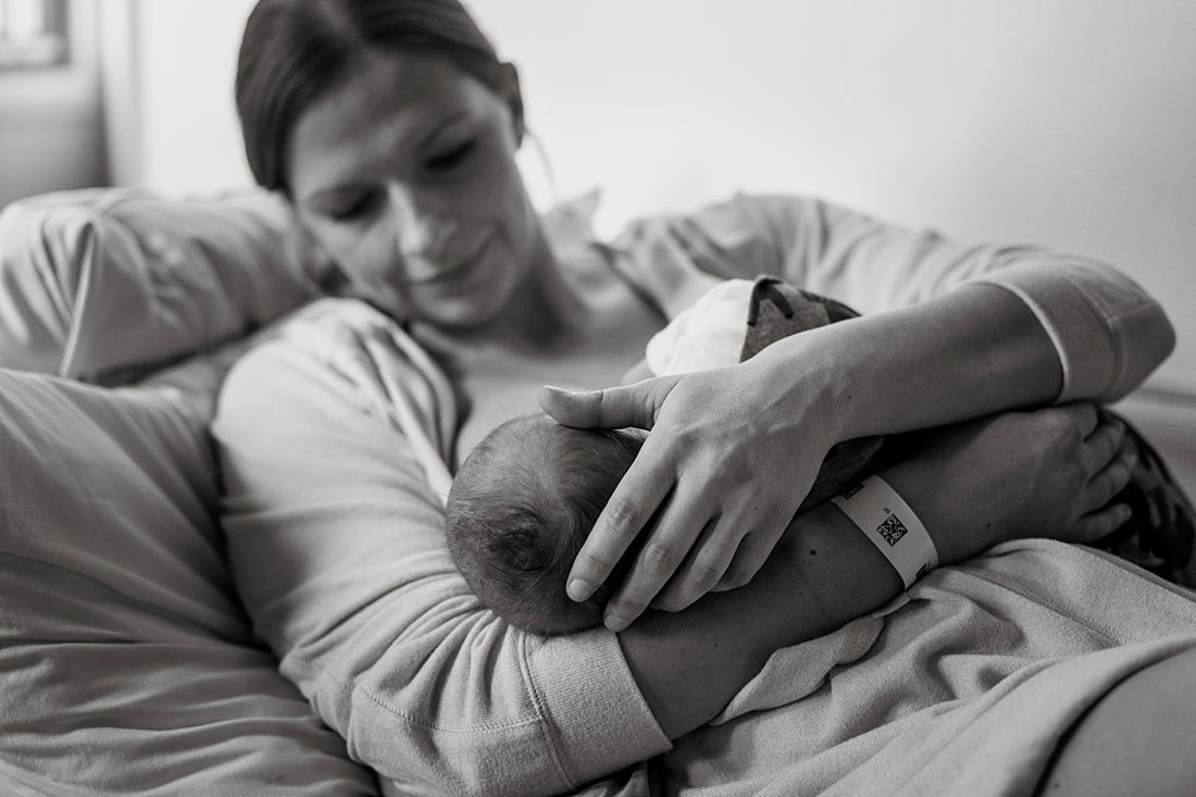 newborn photo shoot at Rigshospitalet in Copenhagen, photos by Natalia Cury family photographer