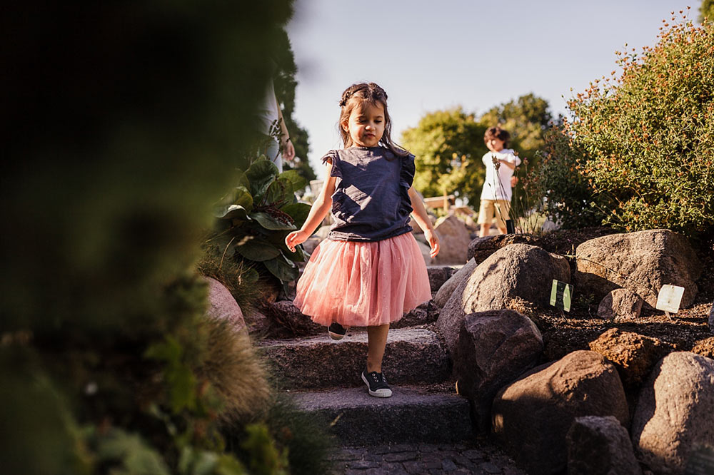 natural family photos in Copenhagen, lifestyle family photographer Natalia Cury