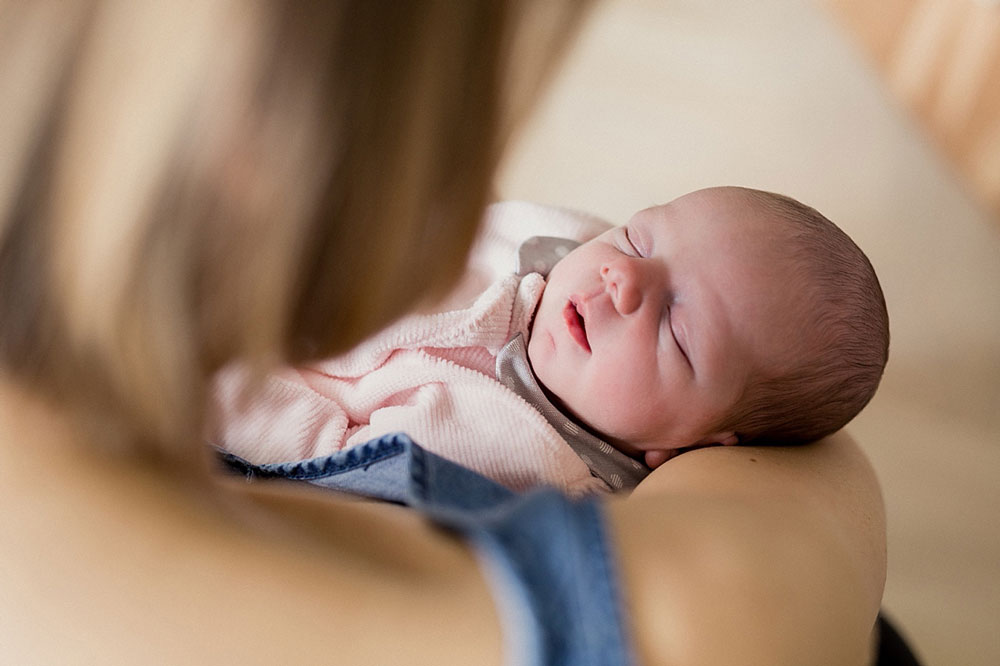 lifestyle newborn photo shoot in Copenhagen