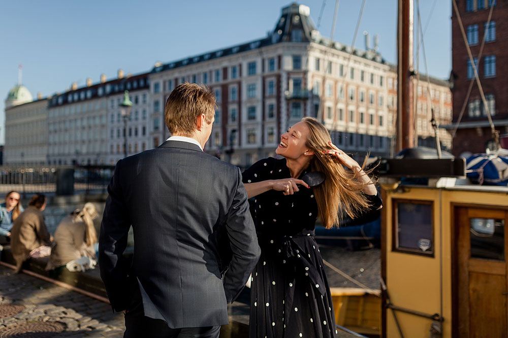 engagement shoot at Nyhavn in Copenhagen