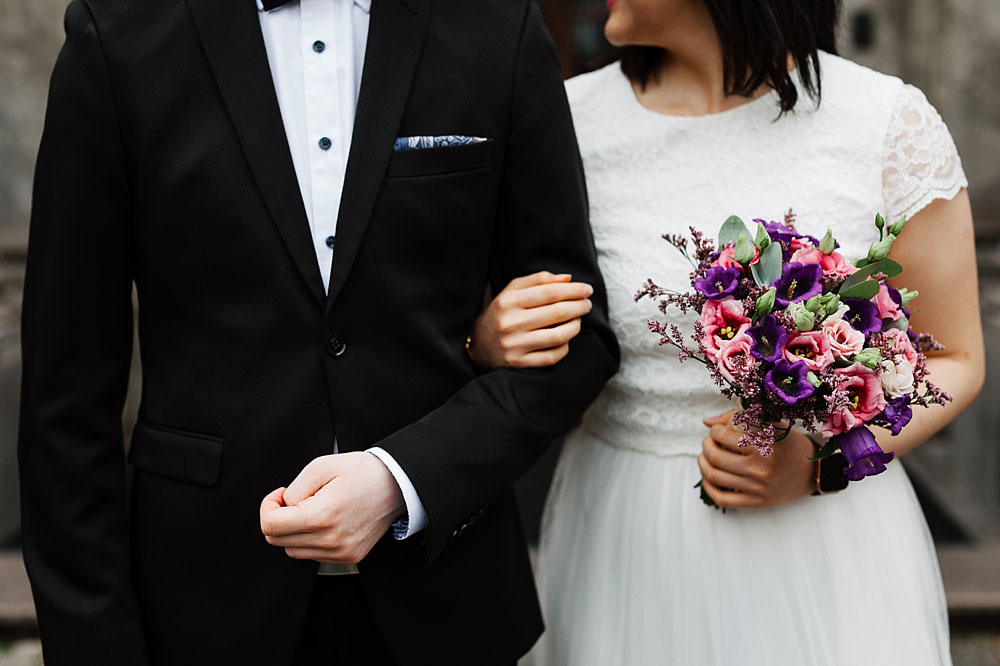 wedding photo shoot at Nyhavn, in Copenhagen, photos by Natalia Cury wedding photographer