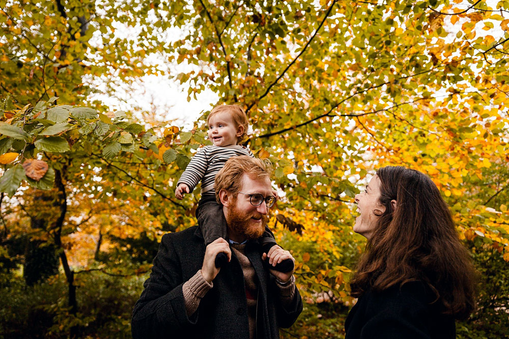 family photo shoot at Frederiksberg Have, photos by Natalia Cury Copenhagen family photographer