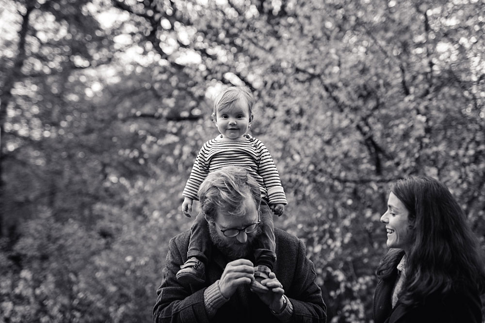 family photo shoot at Frederiksberg Have, photos by Natalia Cury Copenhagen family photographer