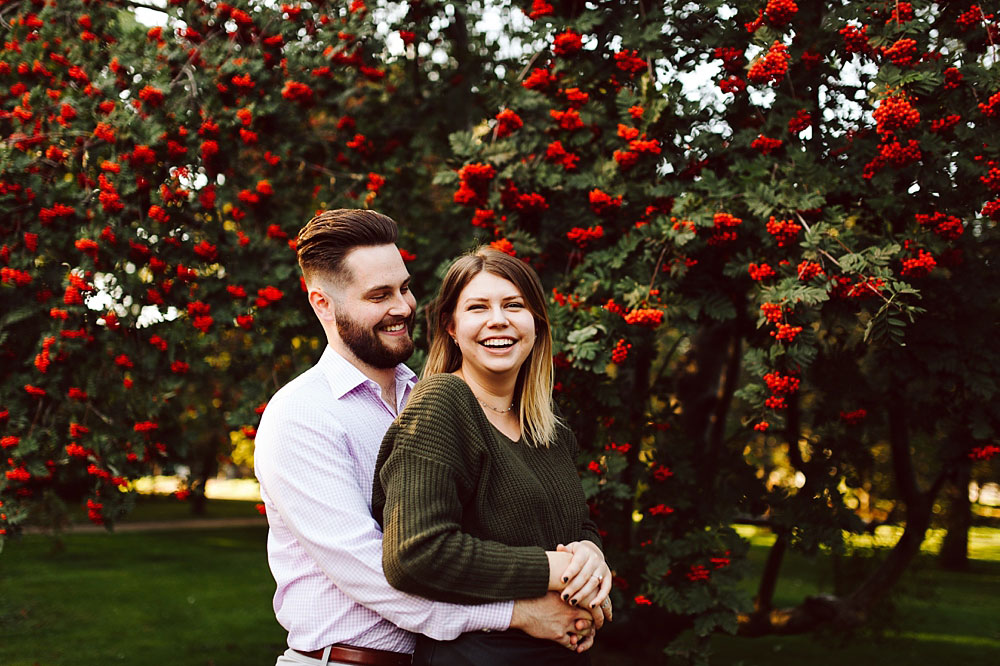 engagement photo session in Copenhagen, beautiful and natural engagement photos at Copenhagen Botanical Garden