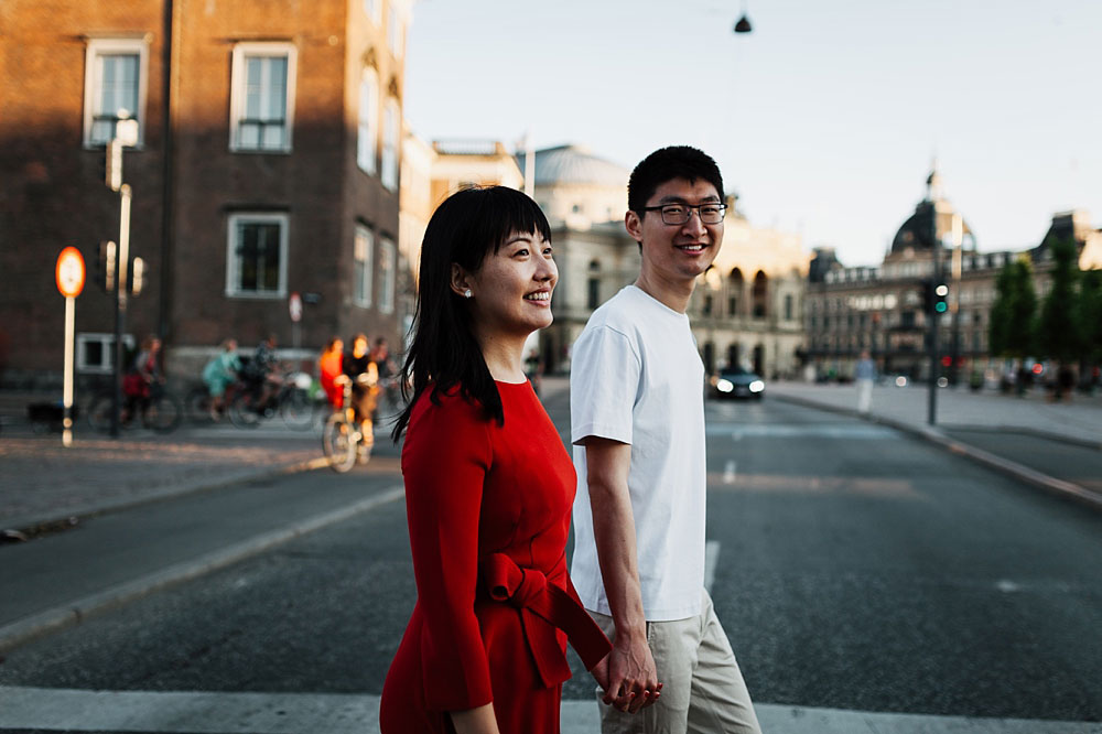 engagement photo session in Copenhagen, natural engagement photos by Natalia Cury 