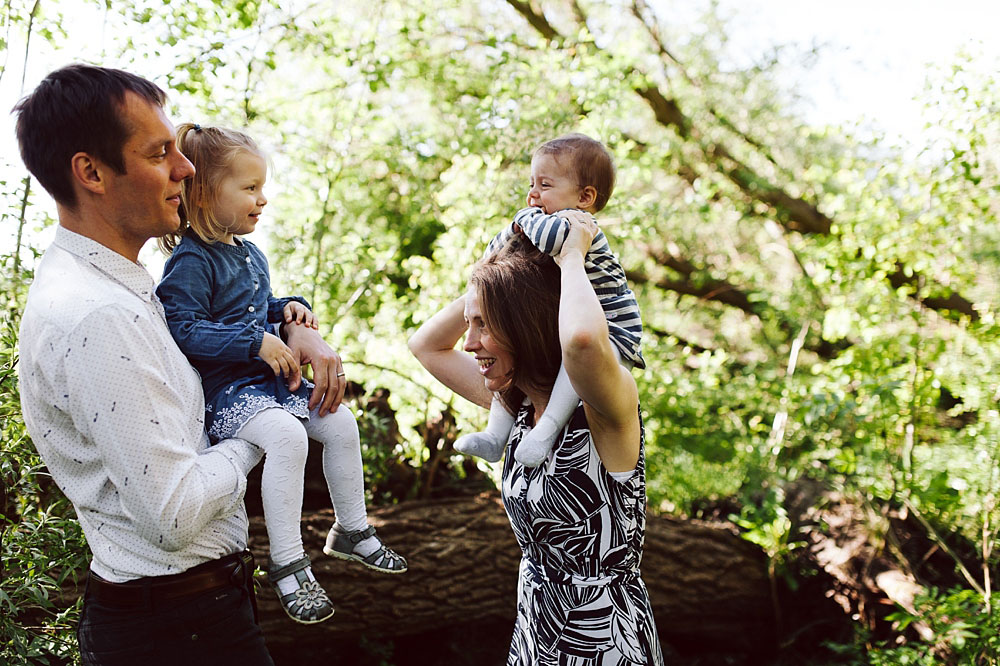 lifestyle family photo session in Copenhagen, family photos by Natalia Cury Copenhagen family photographer