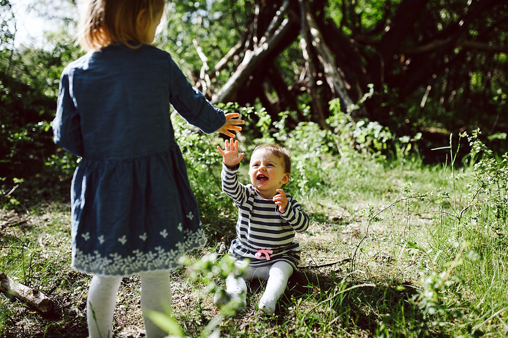 lifestyle family photo session in Copenhagen, family photos by Natalia Cury Copenhagen family photographer