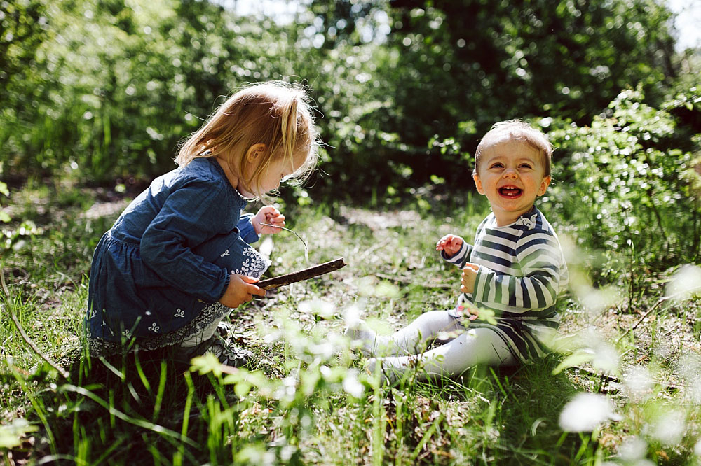 lifestyle family photo session in Copenhagen, family photos by Natalia Cury Copenhagen family photographer