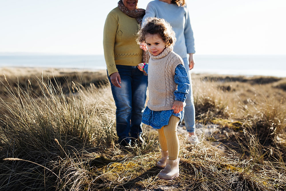 Family photo session in Copenhagen. Lifestyle family photography in Copenhagen.