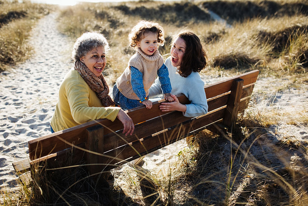 Mother's day photo session in Copenhagen. Natural and beautiful family portraits in Copenhagen.