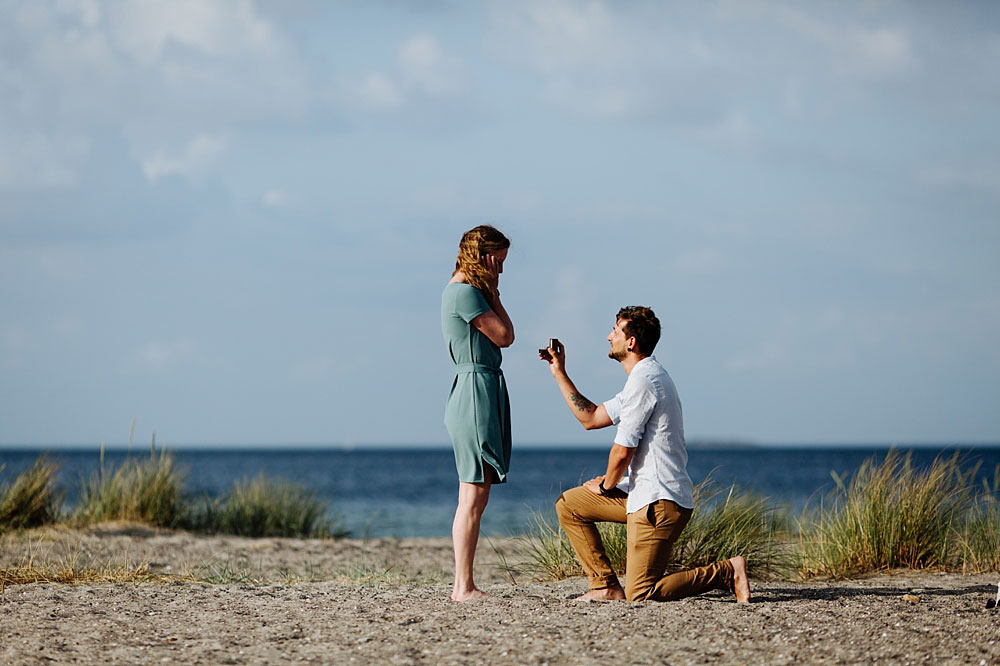 secret proposal photo session in Copenhagen, photos by Natalia Cury wedding photographer