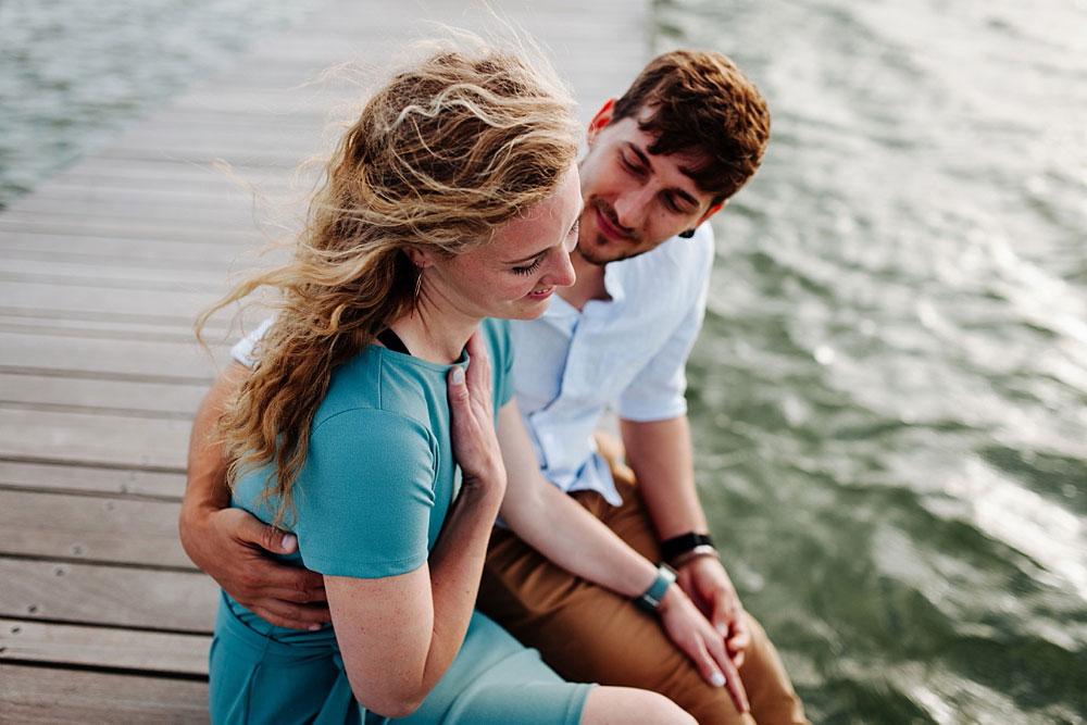 beach engagement photo session in Copenhagen, photos by Natalia Cury Copenhagen photographer