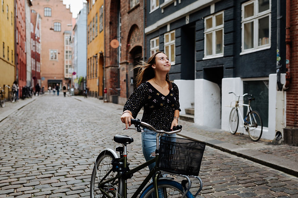 senior photography in Copenhagen. Natural and beautiful senior portraits. 