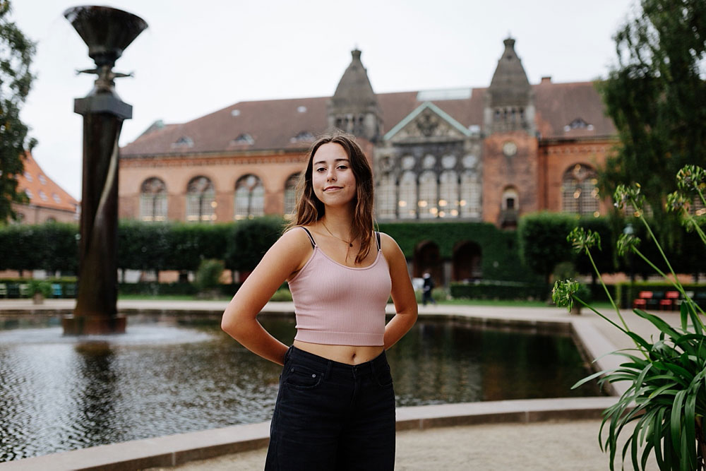 family portraits in Copenhagen. Natalia Cury Copenhagen based family photographer