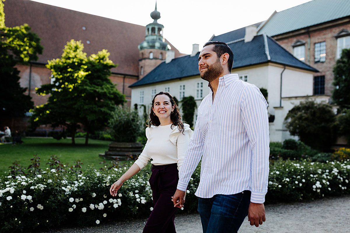 engagement photoshoot in Copenhagen, natural engagement photos by Natalia Cury photographer