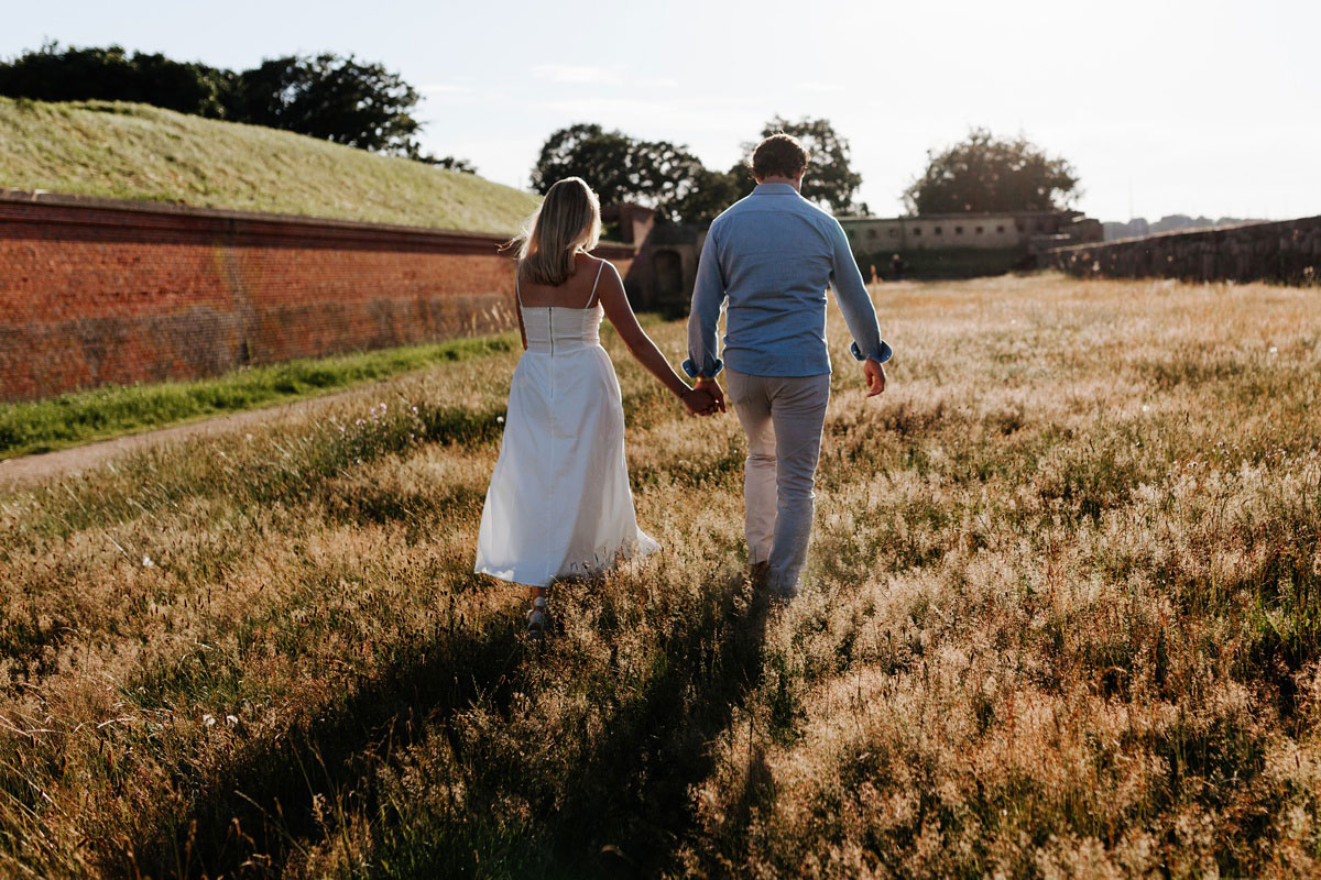 elopement in Helsingør, natural elopement photos by Natalia Cury photographer