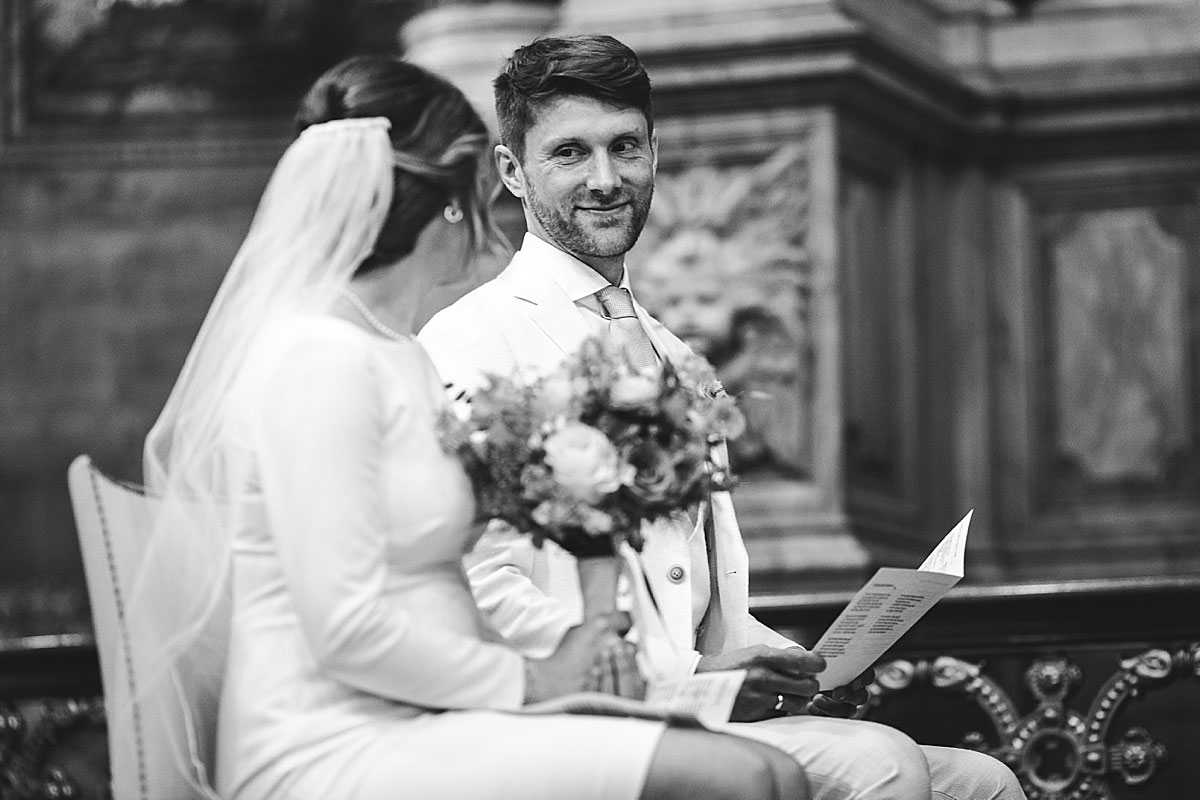 wedding at the Marble Church in Copenhagen. Wedding photographer Natalia Cury