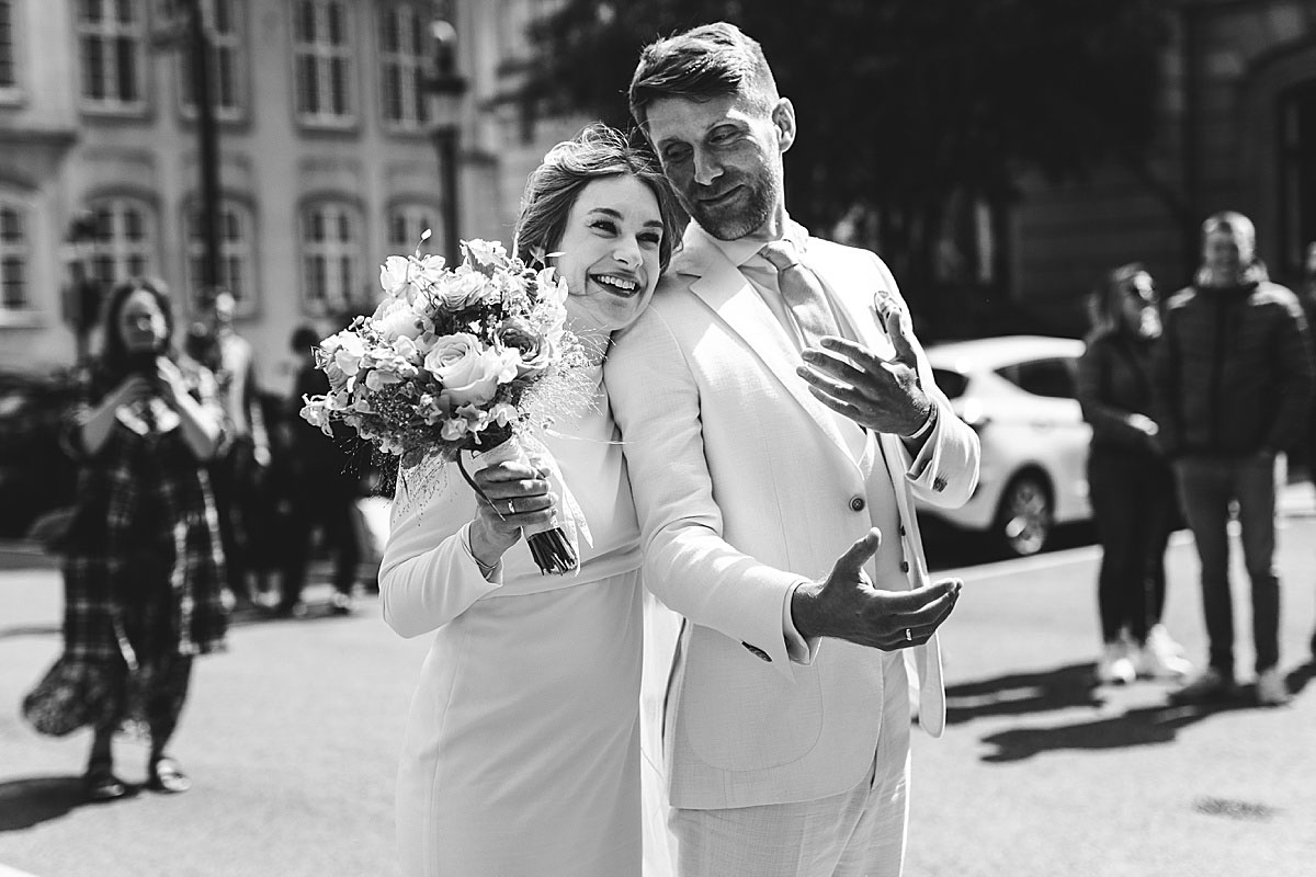 Natural wedding photos in Copenhagen, wedding portraits by Copenhagen based wedding photographer Natalia Cury