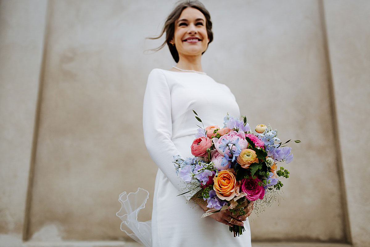 Natural wedding photos in Copenhagen, wedding portraits by Copenhagen based wedding photographer Natalia Cury