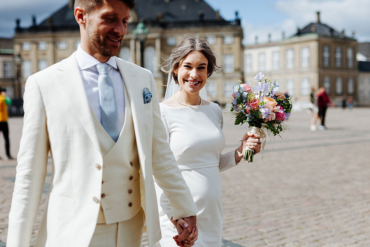 Natural wedding photos in Copenhagen, wedding portraits by Copenhagen based wedding photographer Natalia Cury