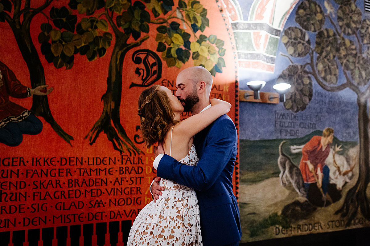 civil wedding at Copenhagen city hall. Copenhagen wedding photographer Natalia Cury