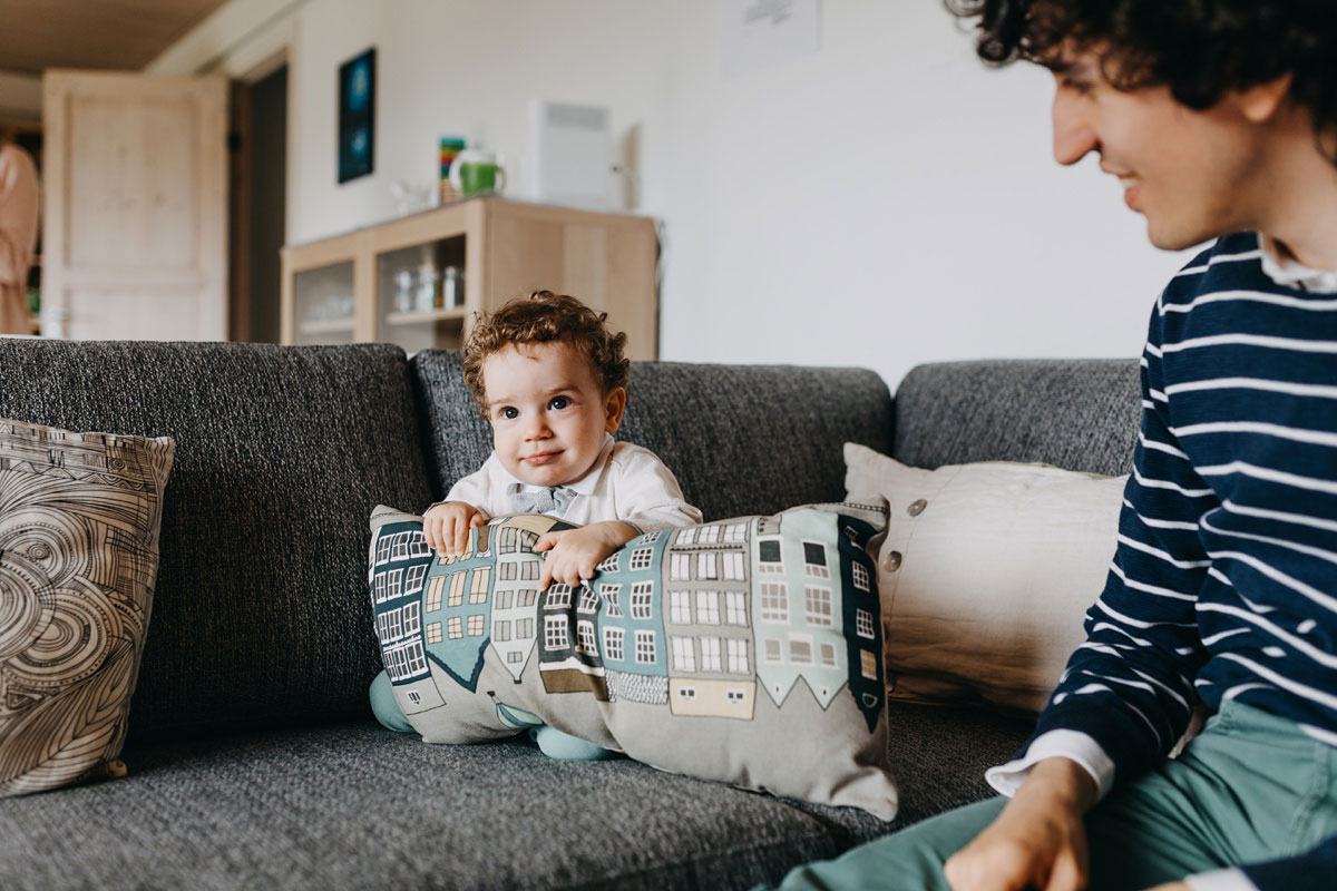 Lifestyle family photos by Natalia Cury Copenhagen family photographer. 