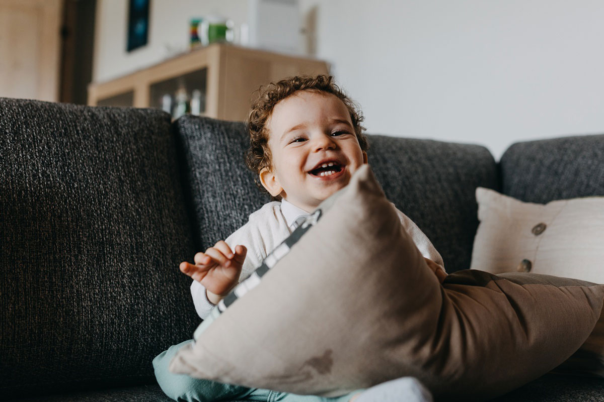 Lifestyle family photos by Natalia Cury Copenhagen family photographer. 